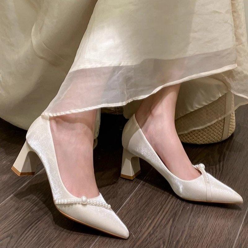 Women Formal Wear For Office - Elegante pumps met parelversiering, spitse neus